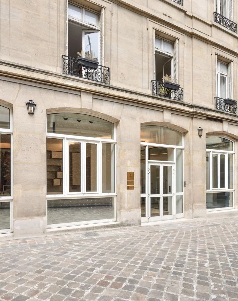 Bureau opéré · 1 à 14 postes · rue de Téhéran, Paris 8e — photo 1/3