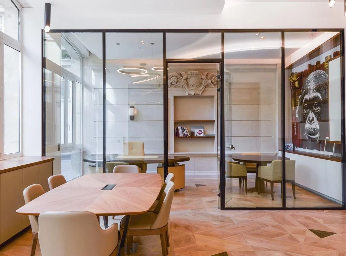 Bureau opéré · 1 à 14 postes · rue de Téhéran, Paris 8e — photo 2/4