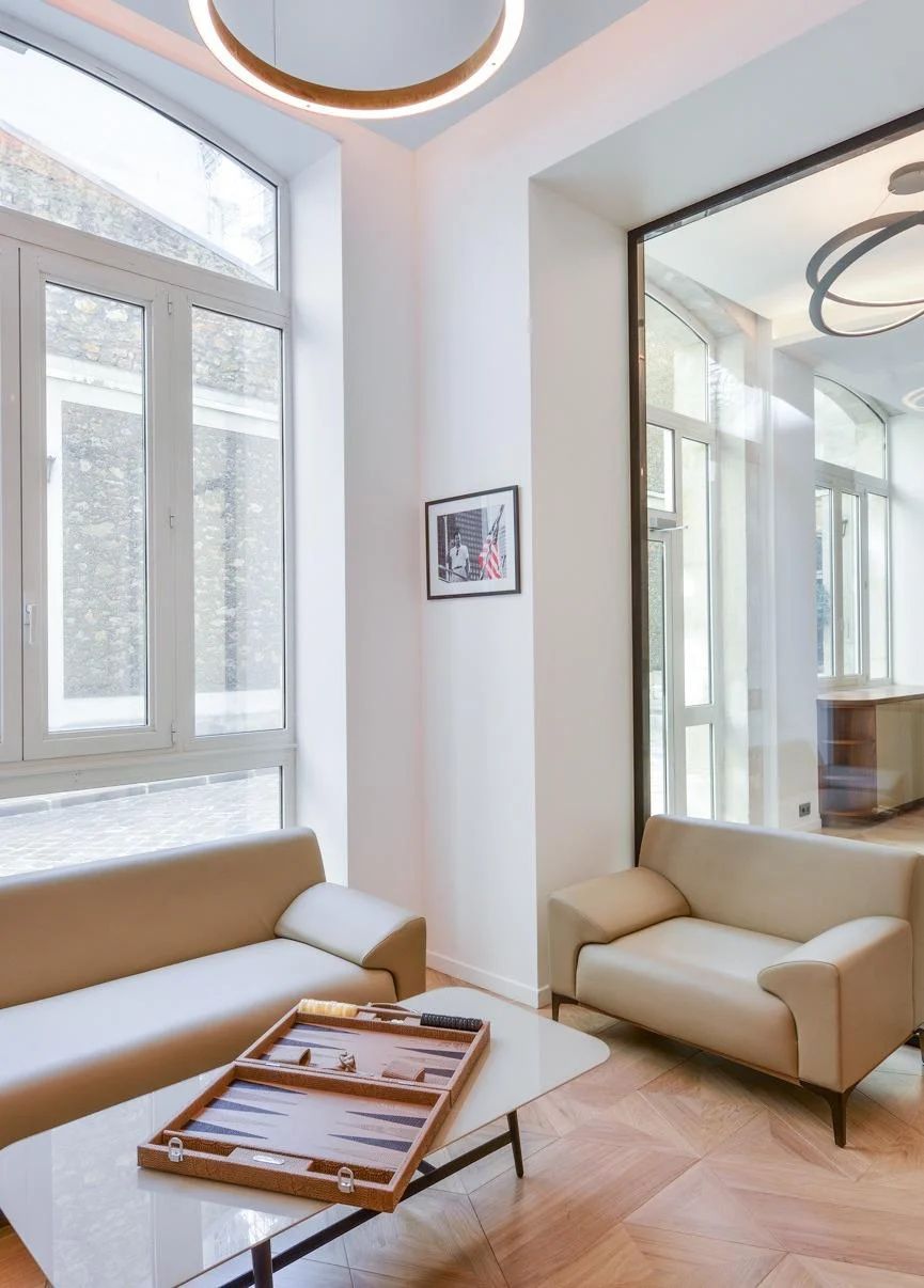 Bureau opéré · 1 à 14 postes · rue de Téhéran, Paris 8e — photo 3/4