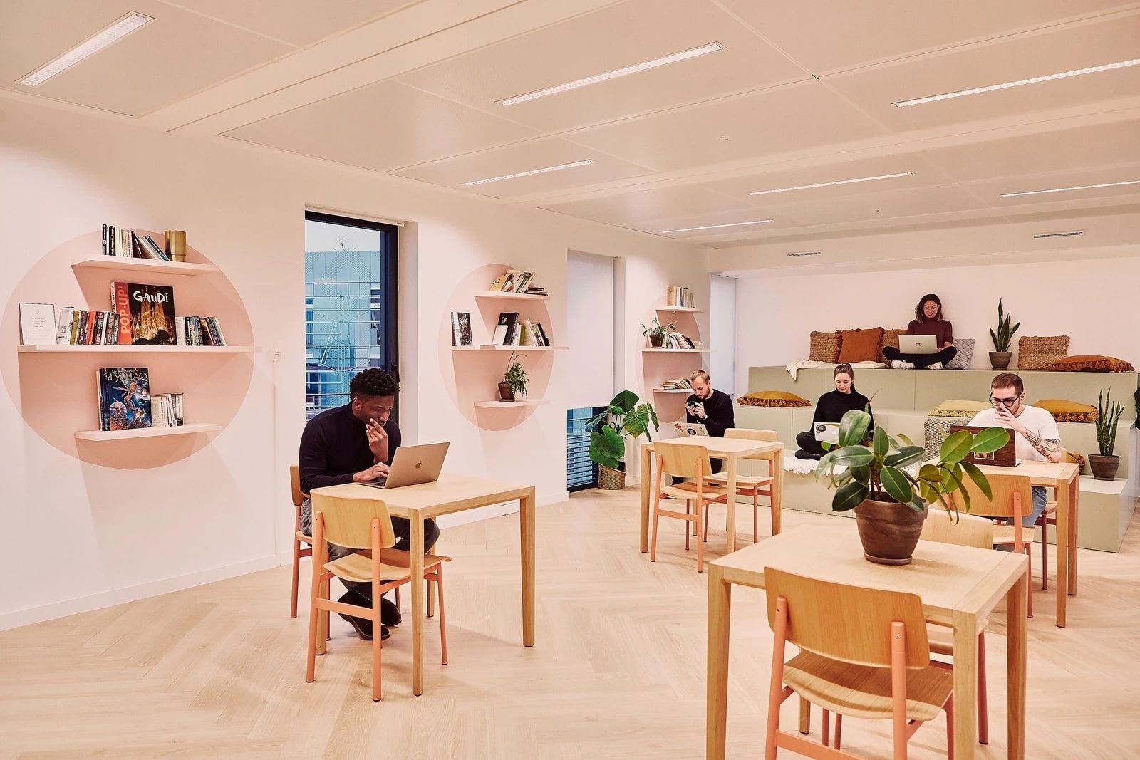 Coworking · 990 postes · rue du 8 Mai 1945, Clichy — photo 8/10