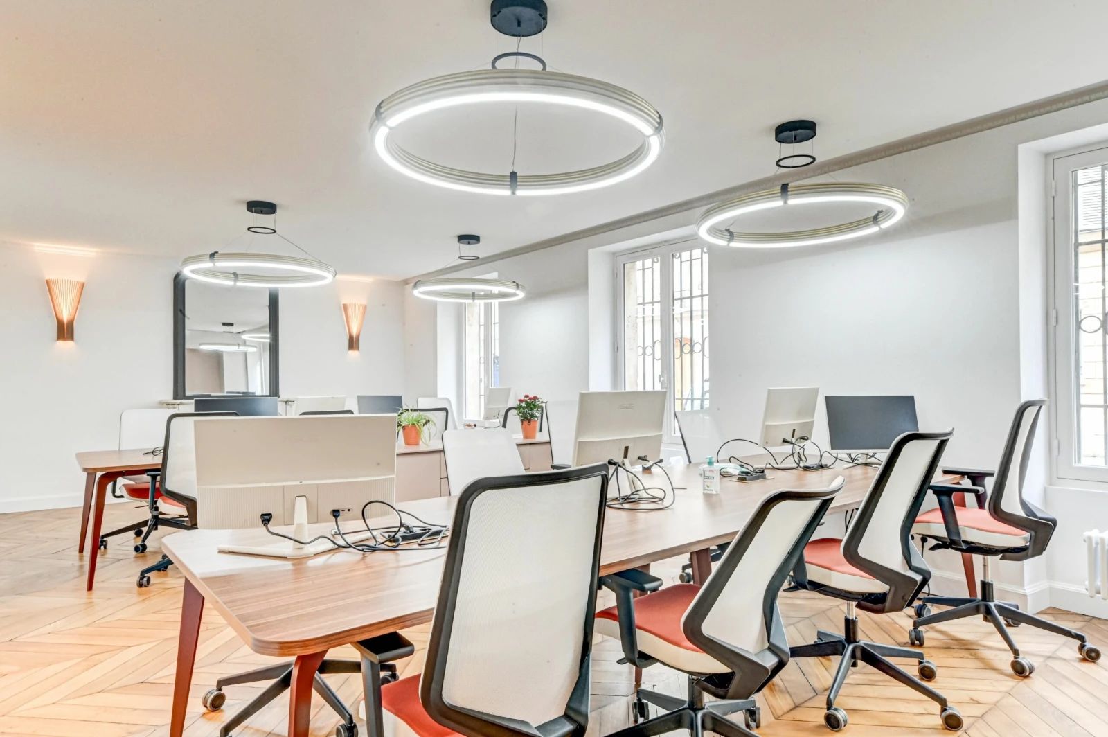 Bureau opéré · 1 à 24 postes · avenue Trudaine, Paris 9e — photo 2/7