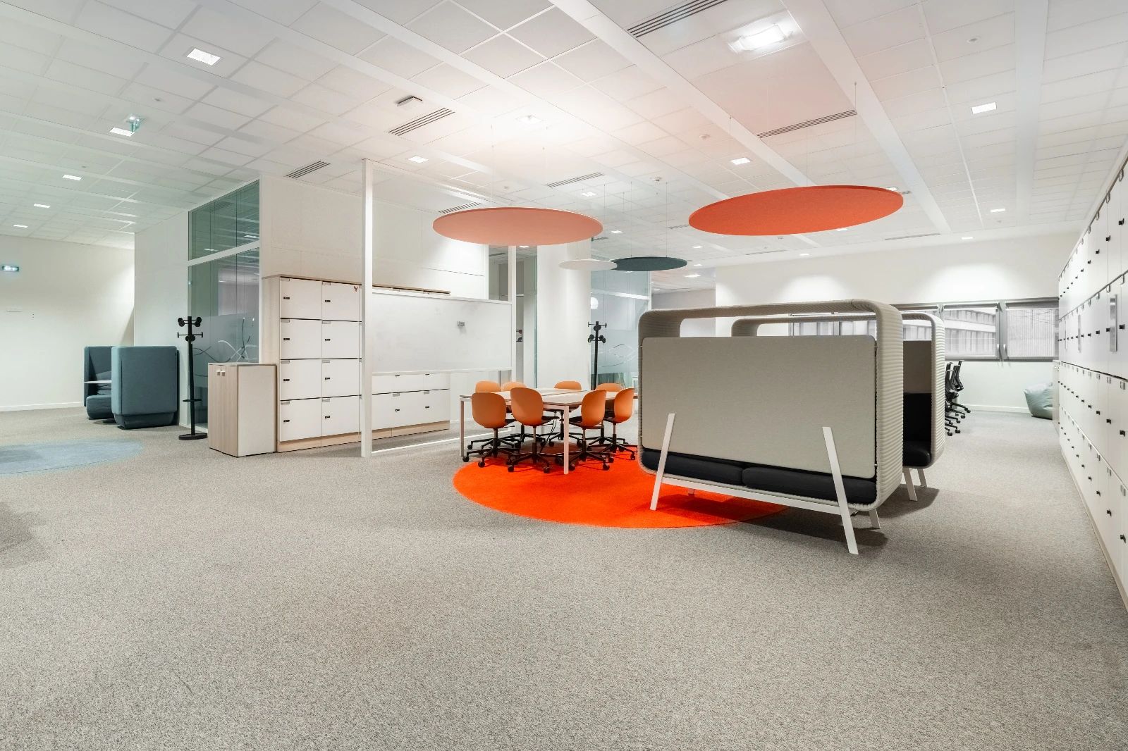 Bureau opéré · 1 à 124 postes · rue des Pyrénées, Paris 20e — photo 2/12