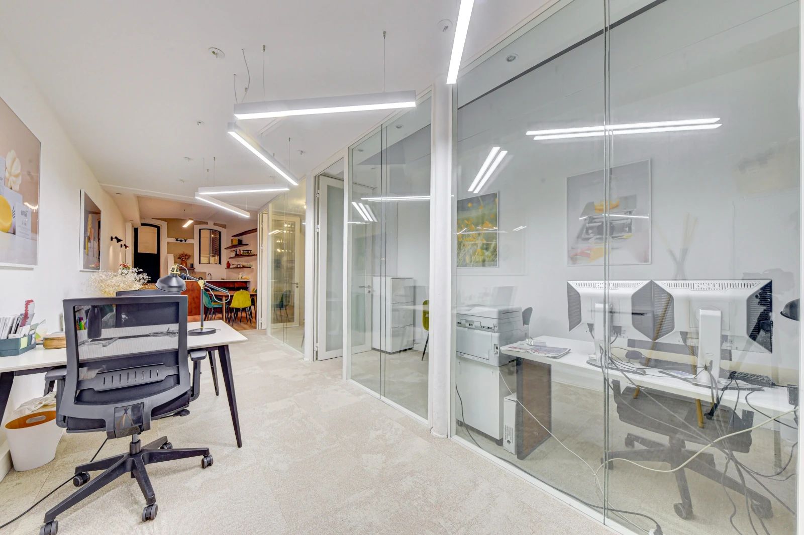 Bureau opéré · 14 à 16 postes · rue d'Amsterdam, Paris 8e — photo 2/4