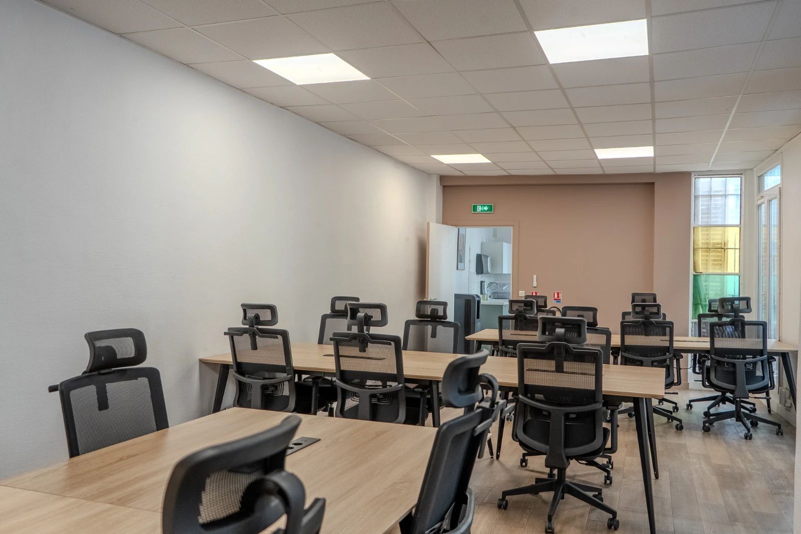 Bureau opéré · 16 à 18 postes · rue du Faubourg Saint-Martin, Paris 10e — photo 4/9