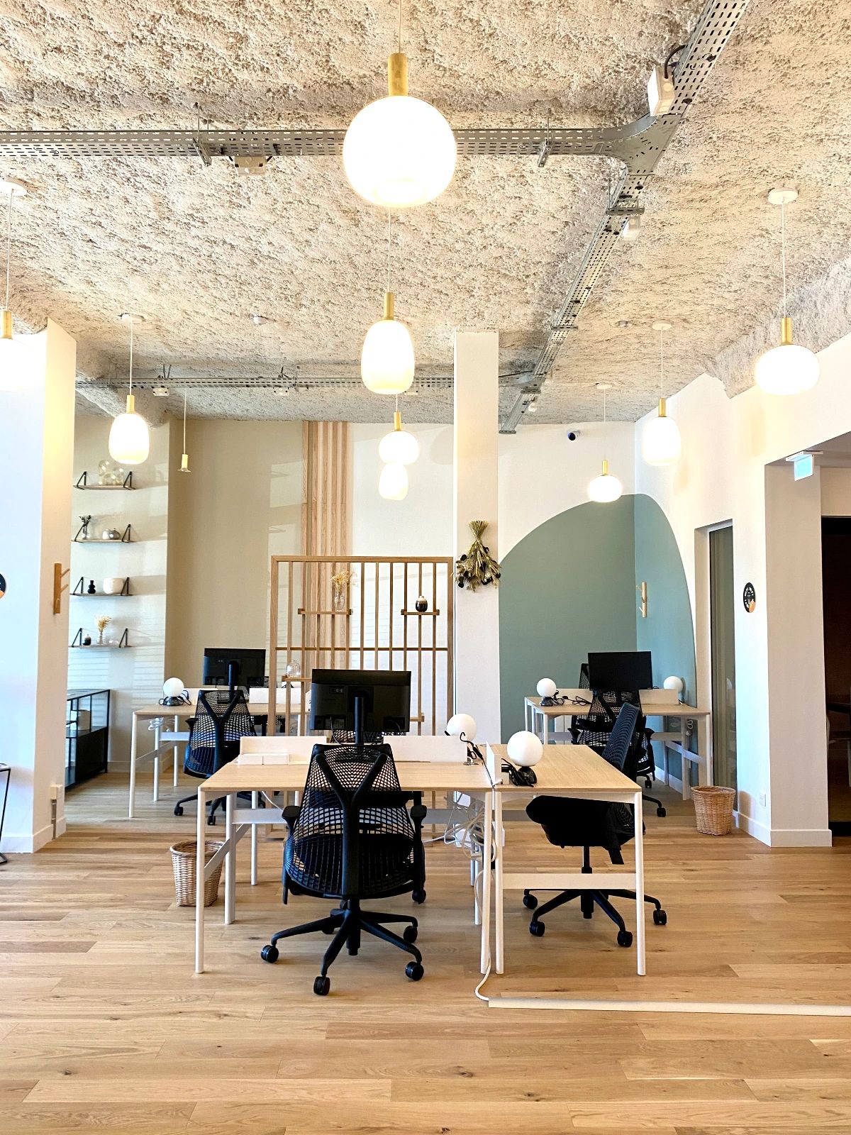Coworking · 20 postes · place de la Gare des Vallées, La Garenne-Colombes — photo 7/19