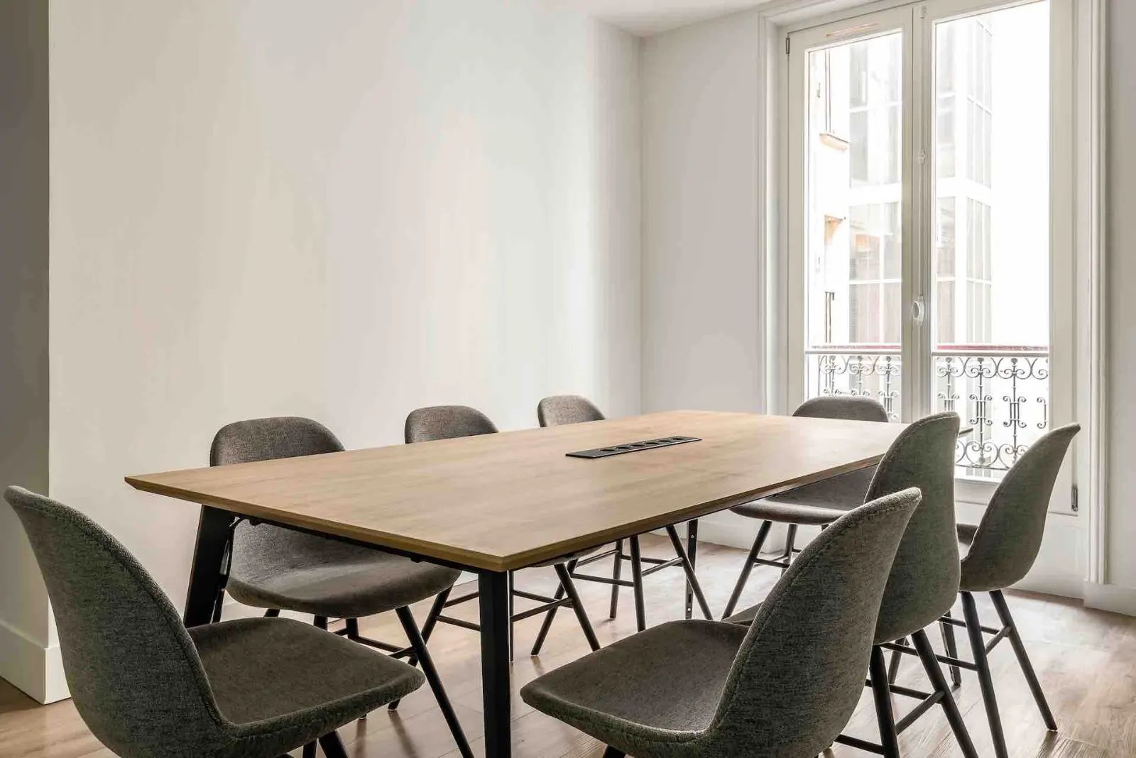 Bureau opéré · 20 à 24 postes · rue de Belzunce, Paris 10e — photo 7/9
