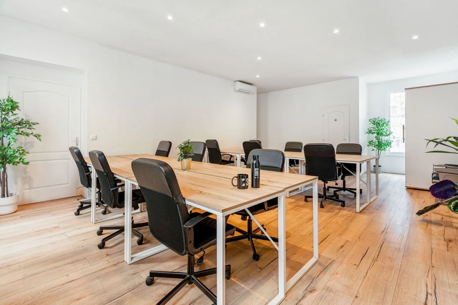 Bureau opéré · 10 à 12 postes · rue Oberkampf, Paris 11e — photo 7/10