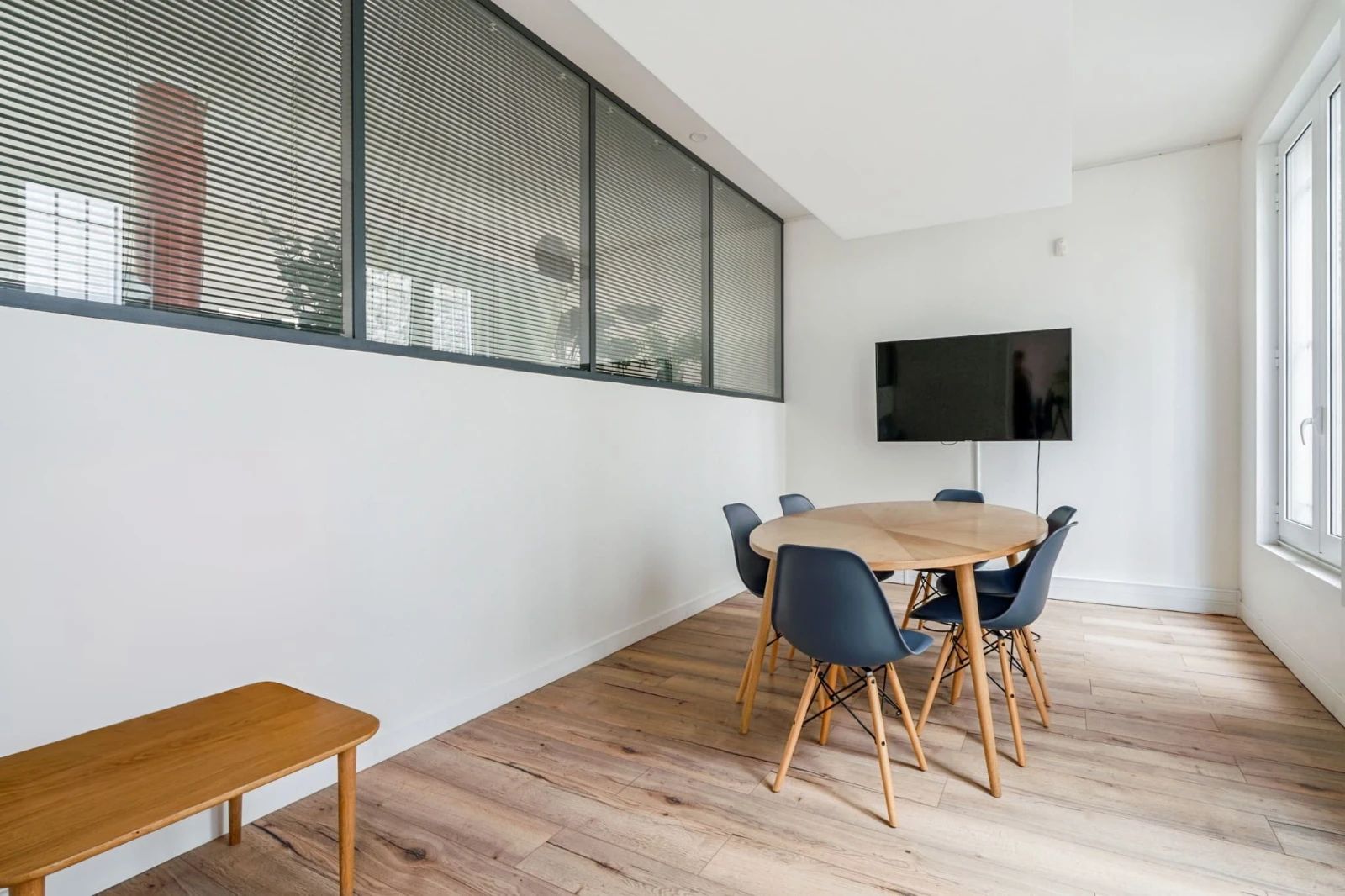 Bureau opéré · 10 à 12 postes · rue Oberkampf, Paris 11e — photo 9/10