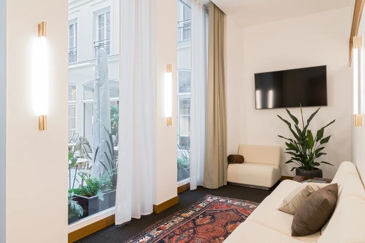 Coworking · 530 postes · rue du Quatre Septembre, Paris 2e — photo 3/8