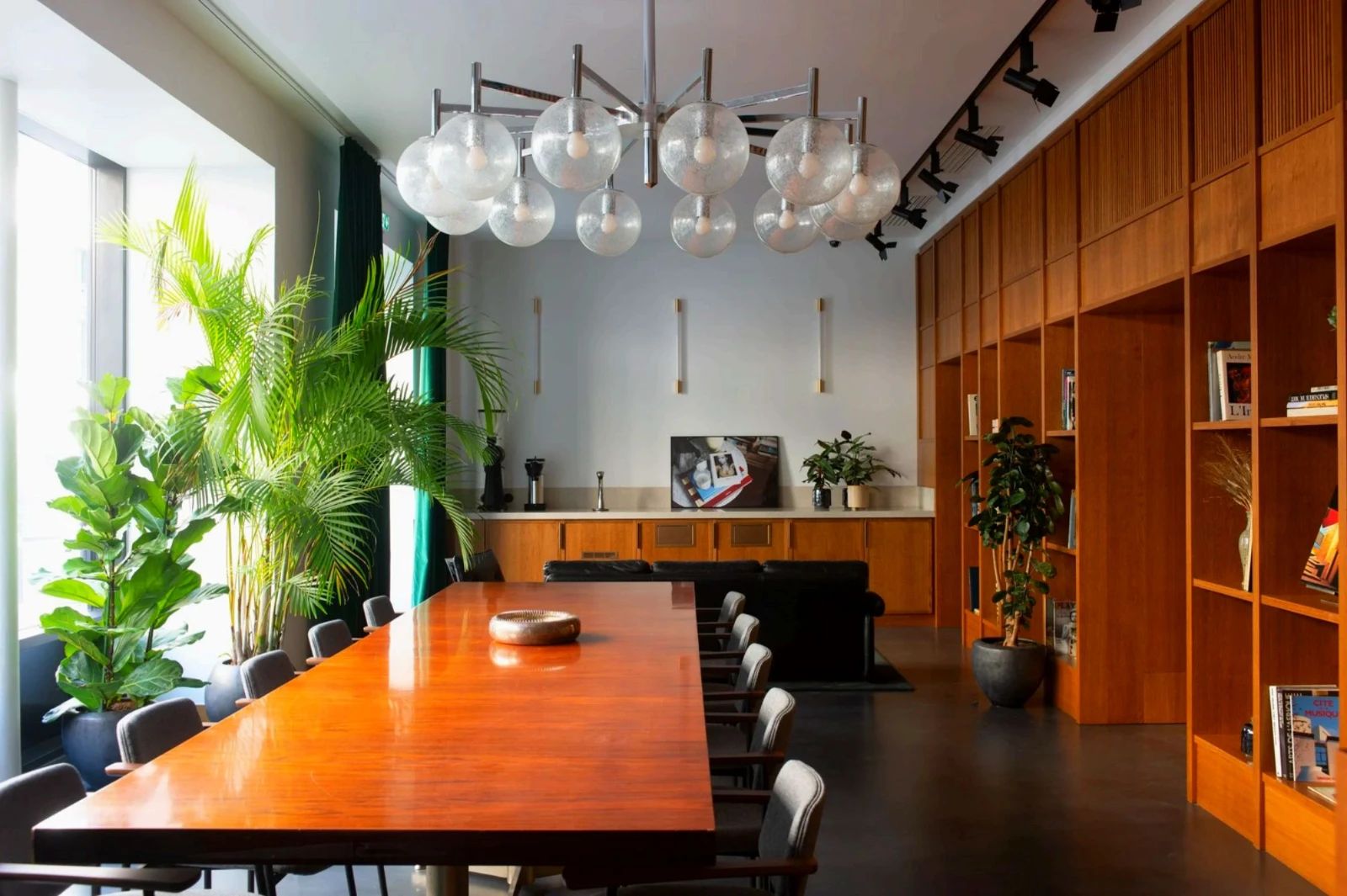 Coworking · 530 postes · rue du Quatre Septembre, Paris 2e — photo 2/8