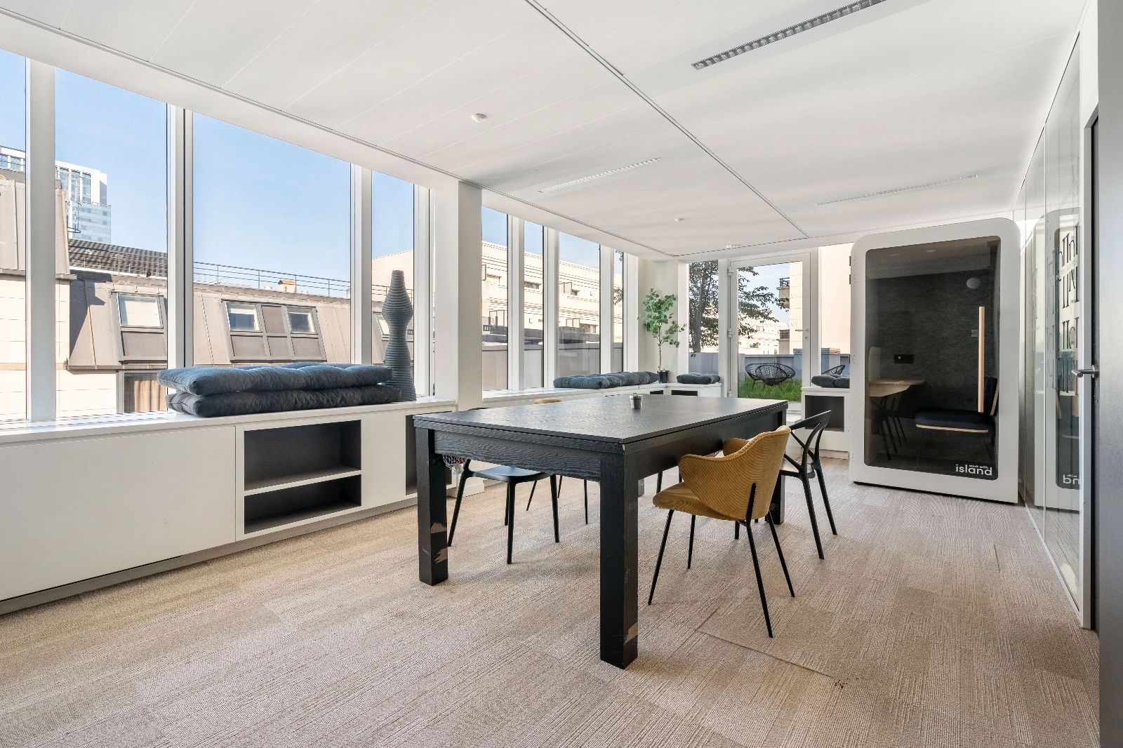 Bureau opéré · 35 postes · rue Pablo Néruda, Levallois-Perret — photo 3/16