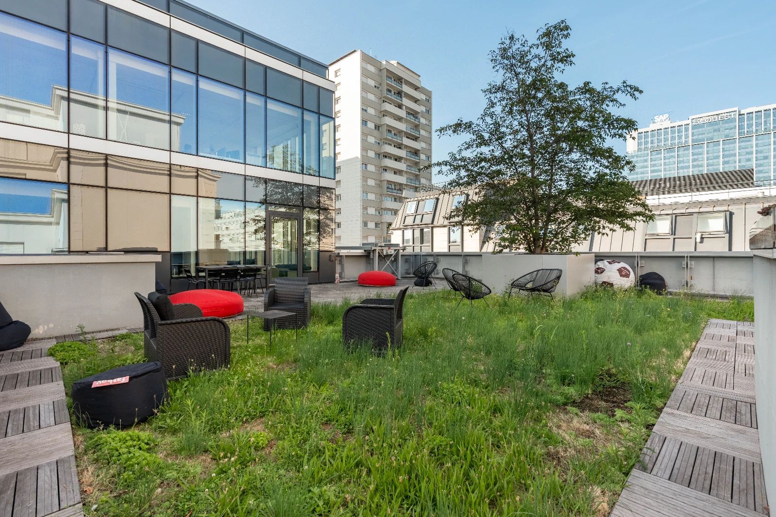 Bureau opéré · 35 postes · rue Pablo Néruda, Levallois-Perret — photo 7/16