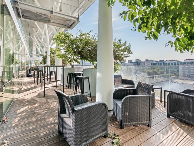 Bureau opéré · 10 à 12 postes · rue Pablo Néruda, Levallois-Perret — photo 1/6