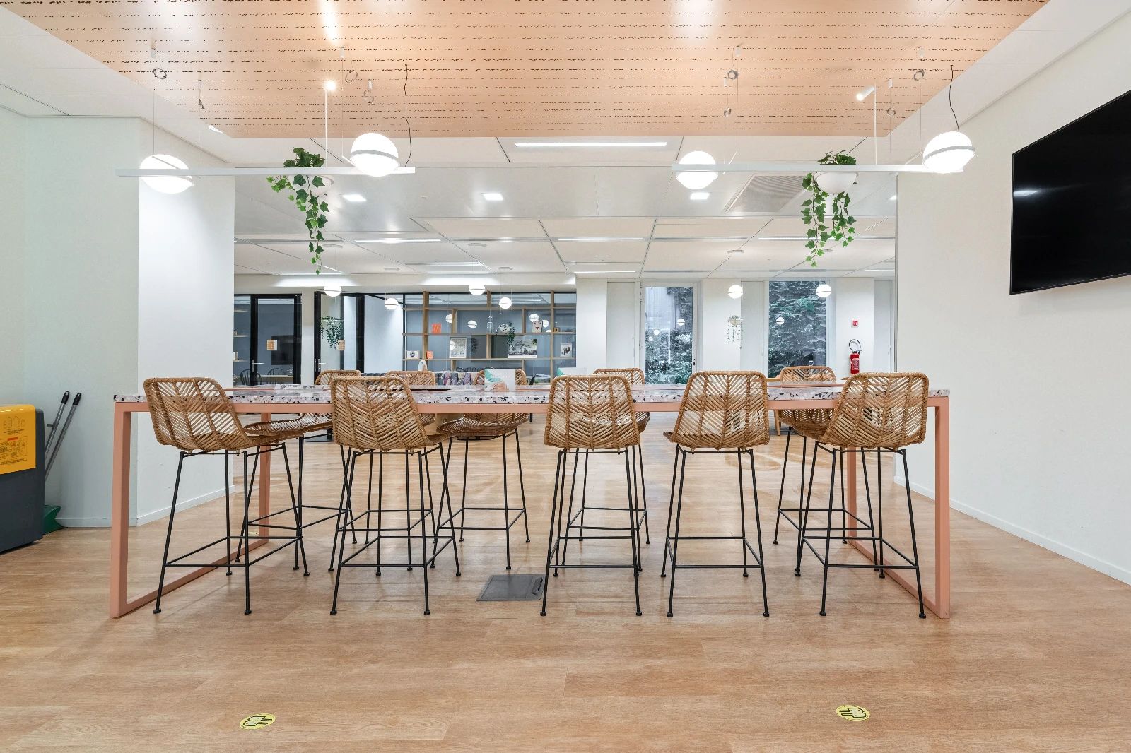 Bureau opéré · 35 postes · rue Pablo Néruda, Levallois-Perret — photo 12/16