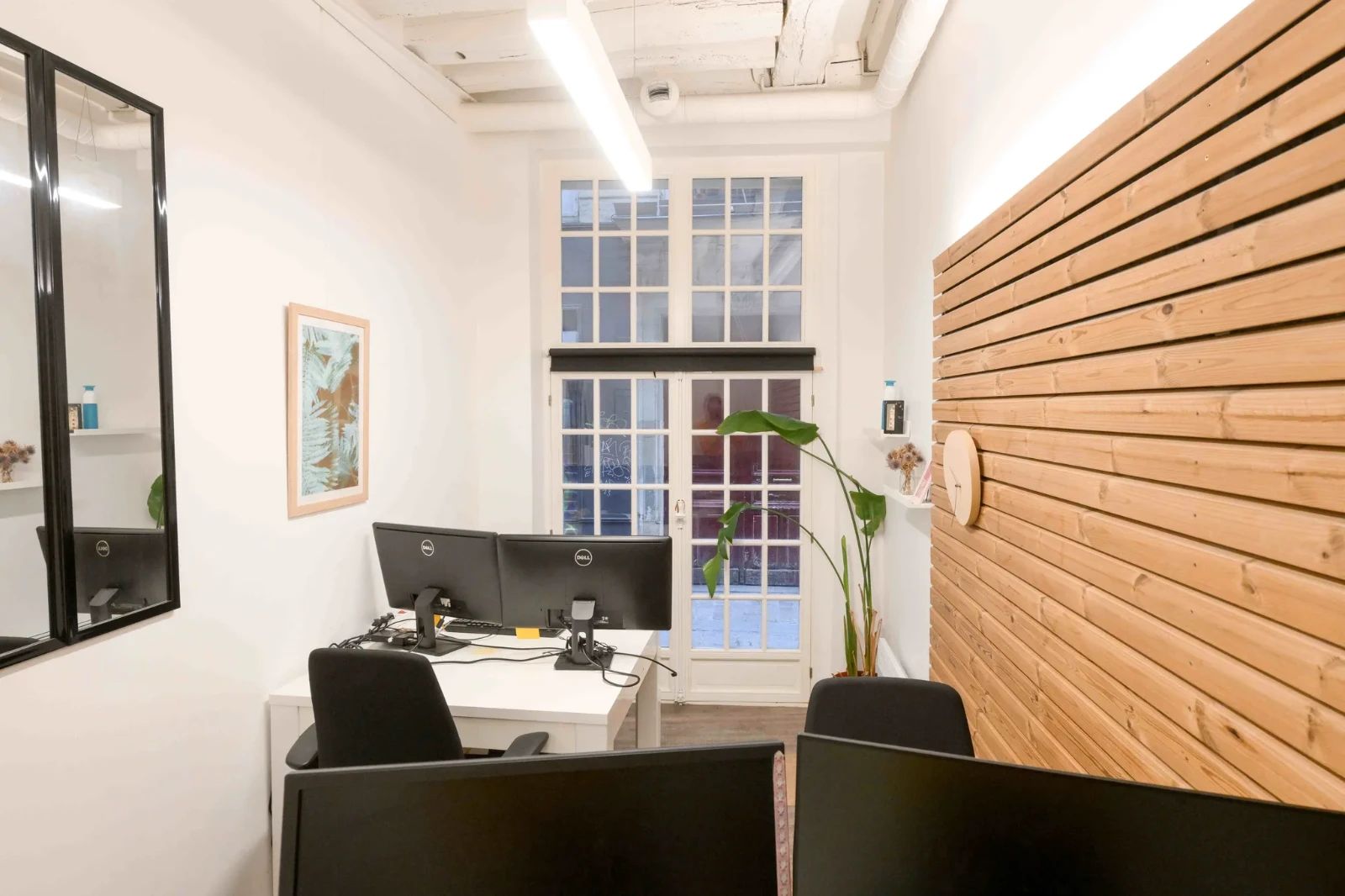 Coworking · 1 poste · rue du Cloître Saint-Merri, Paris 4e — photo 4/8