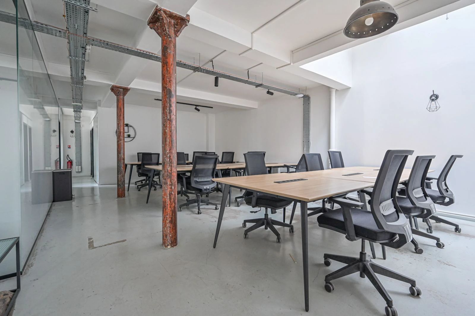 Bureau opéré · 30 à 35 postes · rue Louis Blanc, Paris 10e — photo 8/22