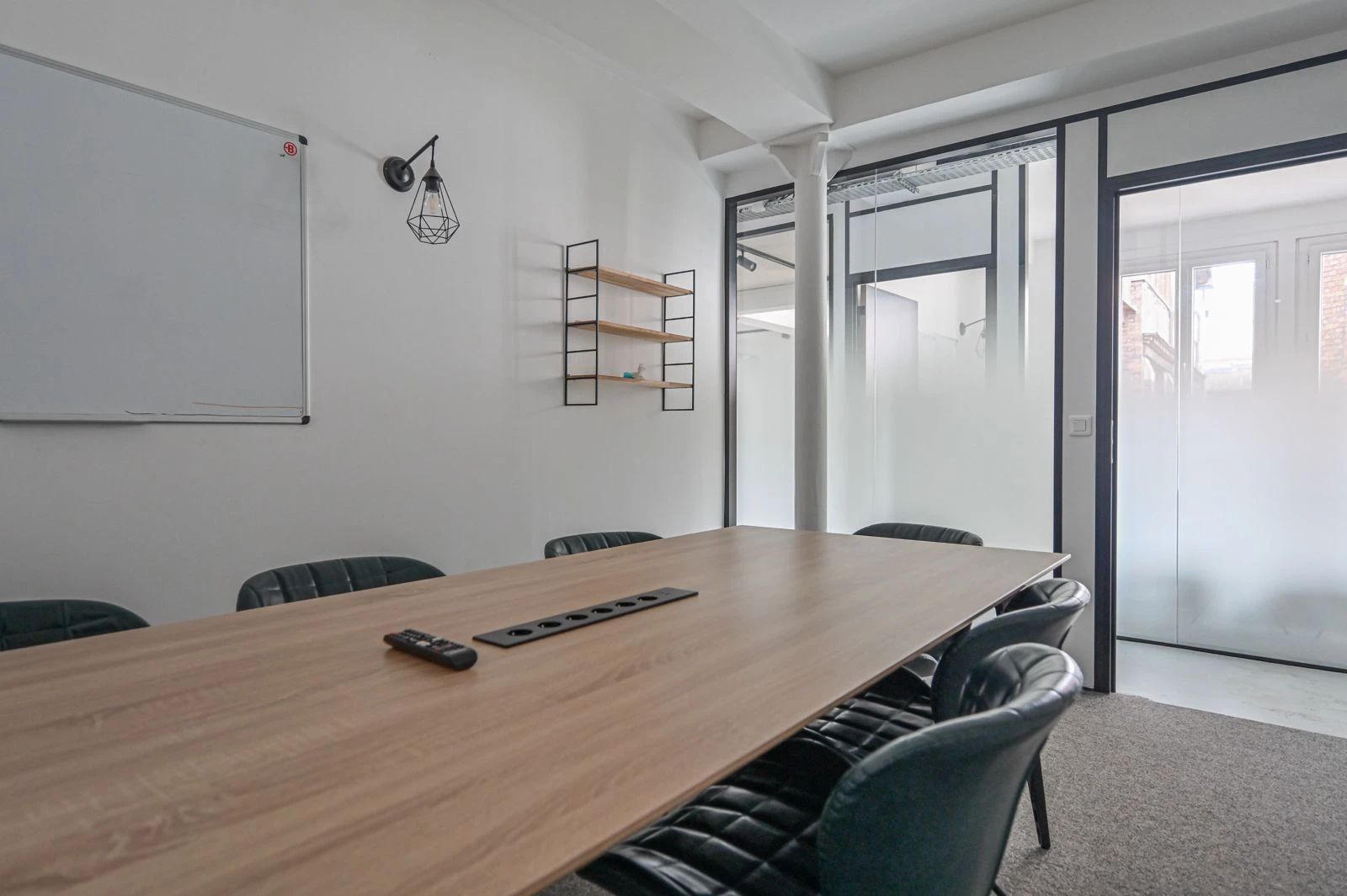 Bureau opéré · 30 à 35 postes · rue Louis Blanc, Paris 10e — photo 12/22