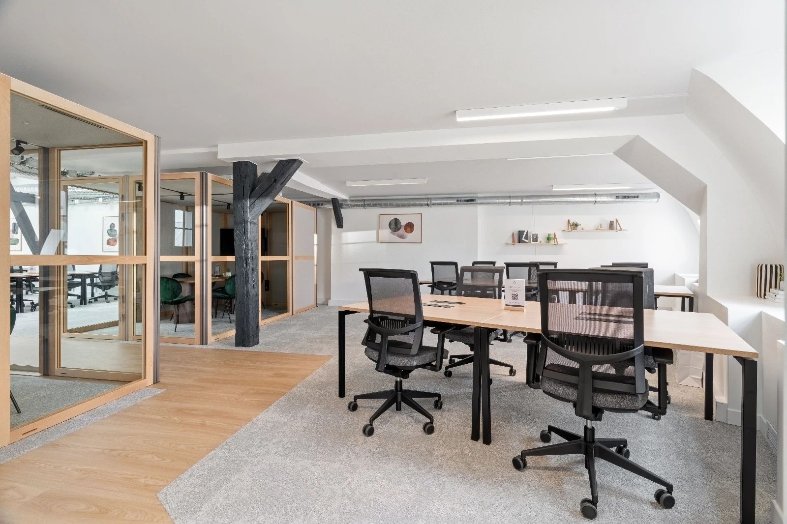 Bureau opéré · 50 à 56 postes · rue du Faubourg Saint-Antoine, Paris 12e — photo 2/21