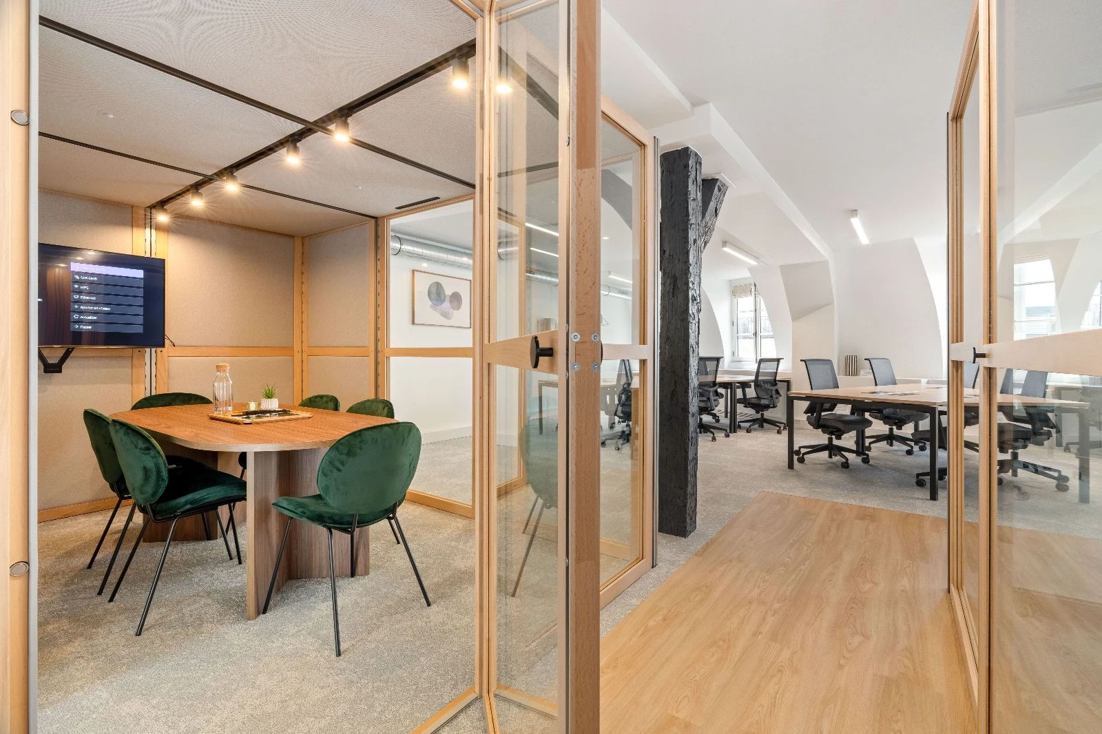 Bureau opéré · 50 à 56 postes · rue du Faubourg Saint-Antoine, Paris 12e — photo 9/21