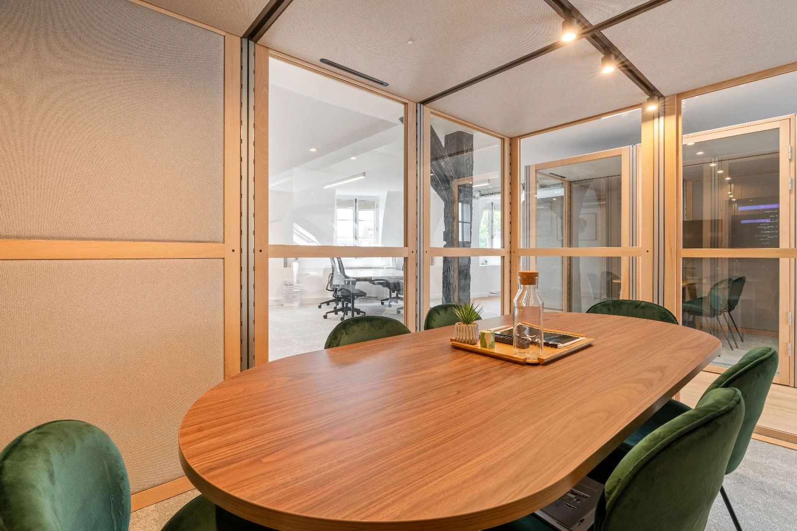 Bureau opéré · 50 à 56 postes · rue du Faubourg Saint-Antoine, Paris 12e — photo 10/21