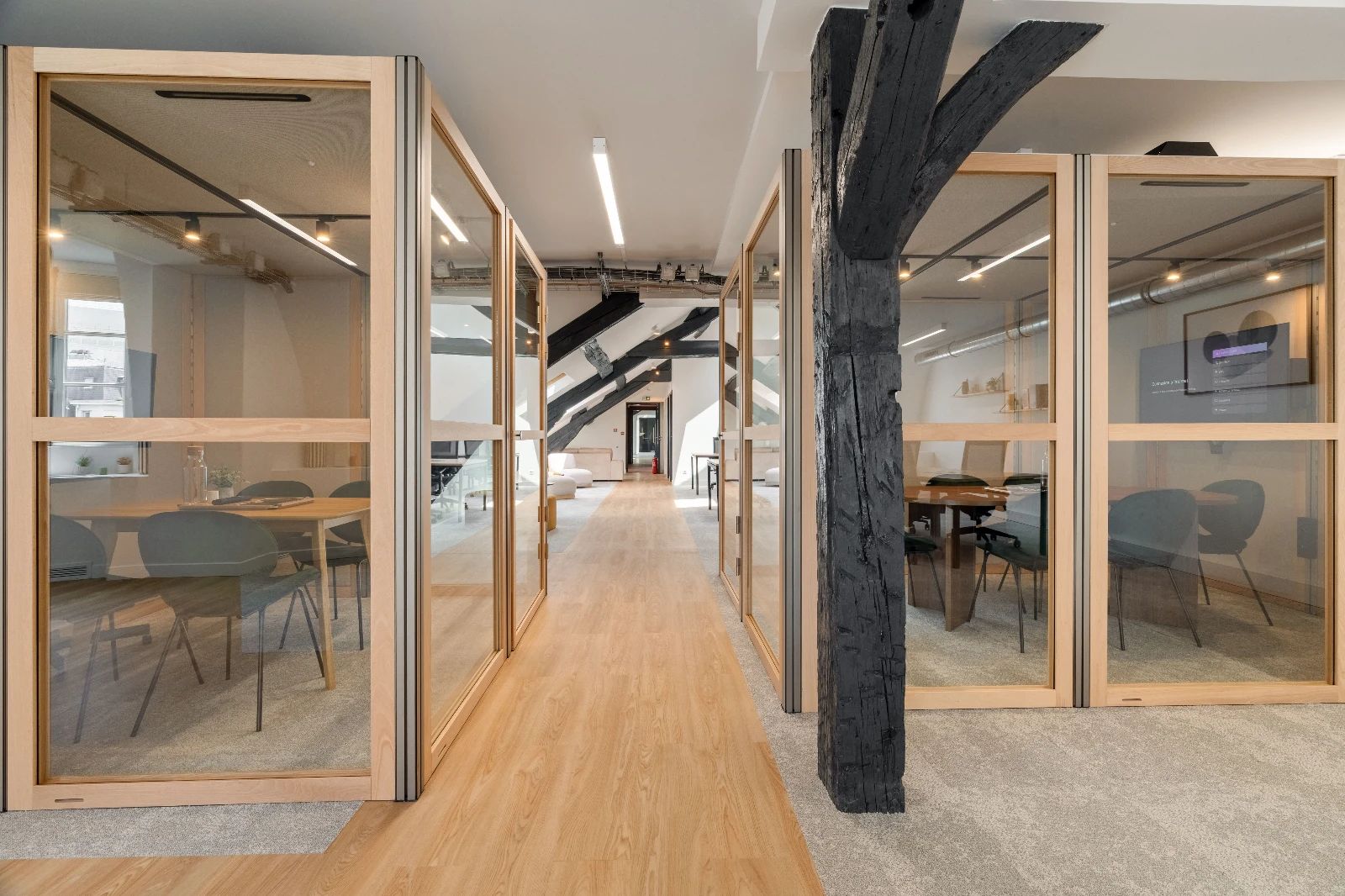Bureau opéré · 50 à 56 postes · rue du Faubourg Saint-Antoine, Paris 12e — photo 11/21