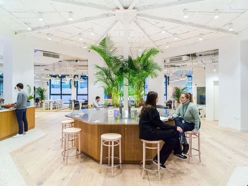 Coworking · 300 postes · rue la Fayette, Paris 9e — photo 5/6