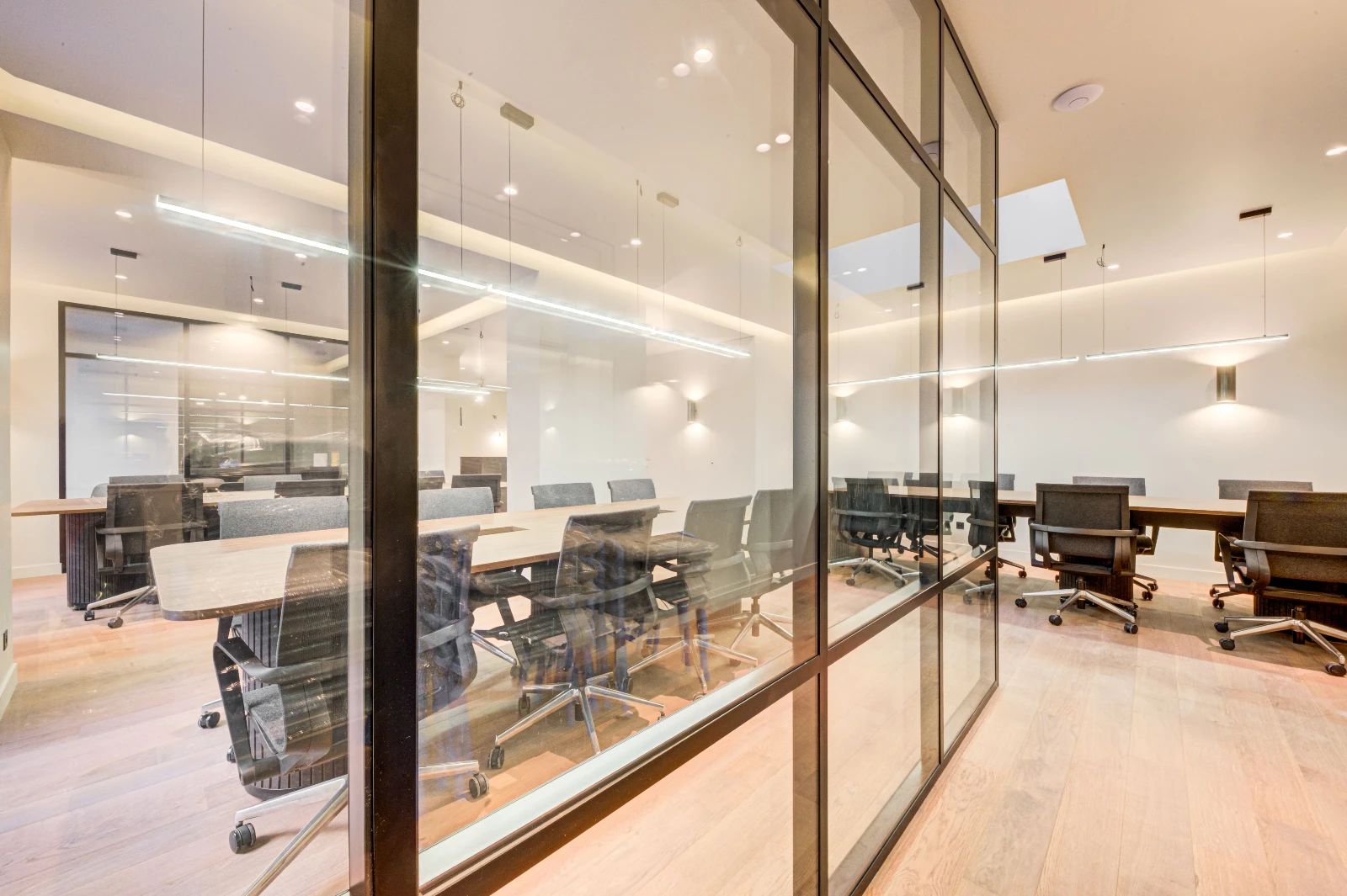 Bureau opéré · 24 postes · rue Oberkampf, Paris 11e — photo 2/22