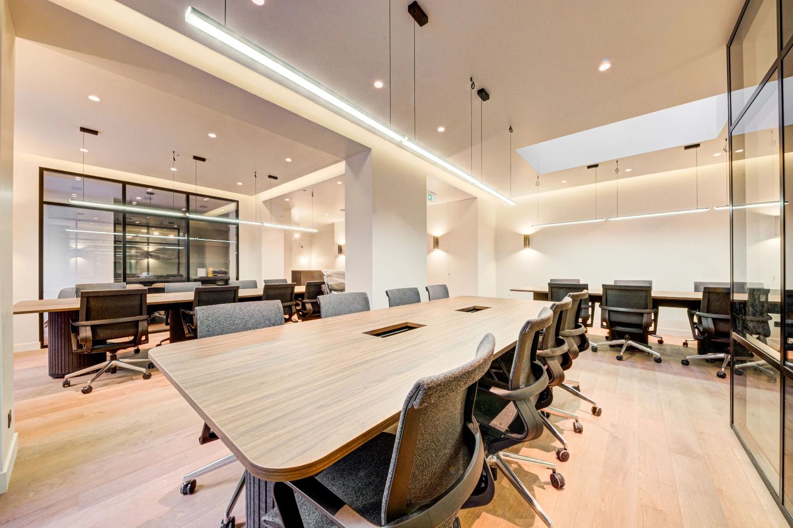 Bureau opéré · 24 postes · rue Oberkampf, Paris 11e — photo 8/22