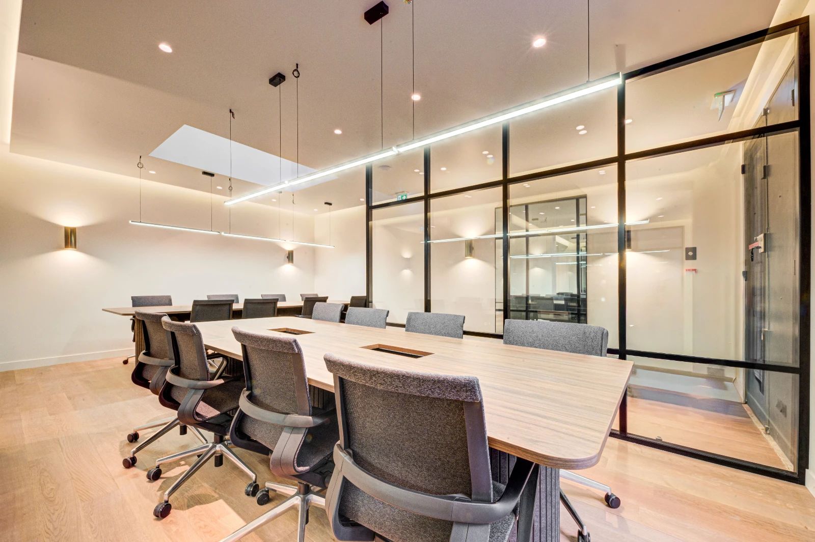 Bureau opéré · 24 postes · rue Oberkampf, Paris 11e — photo 9/22