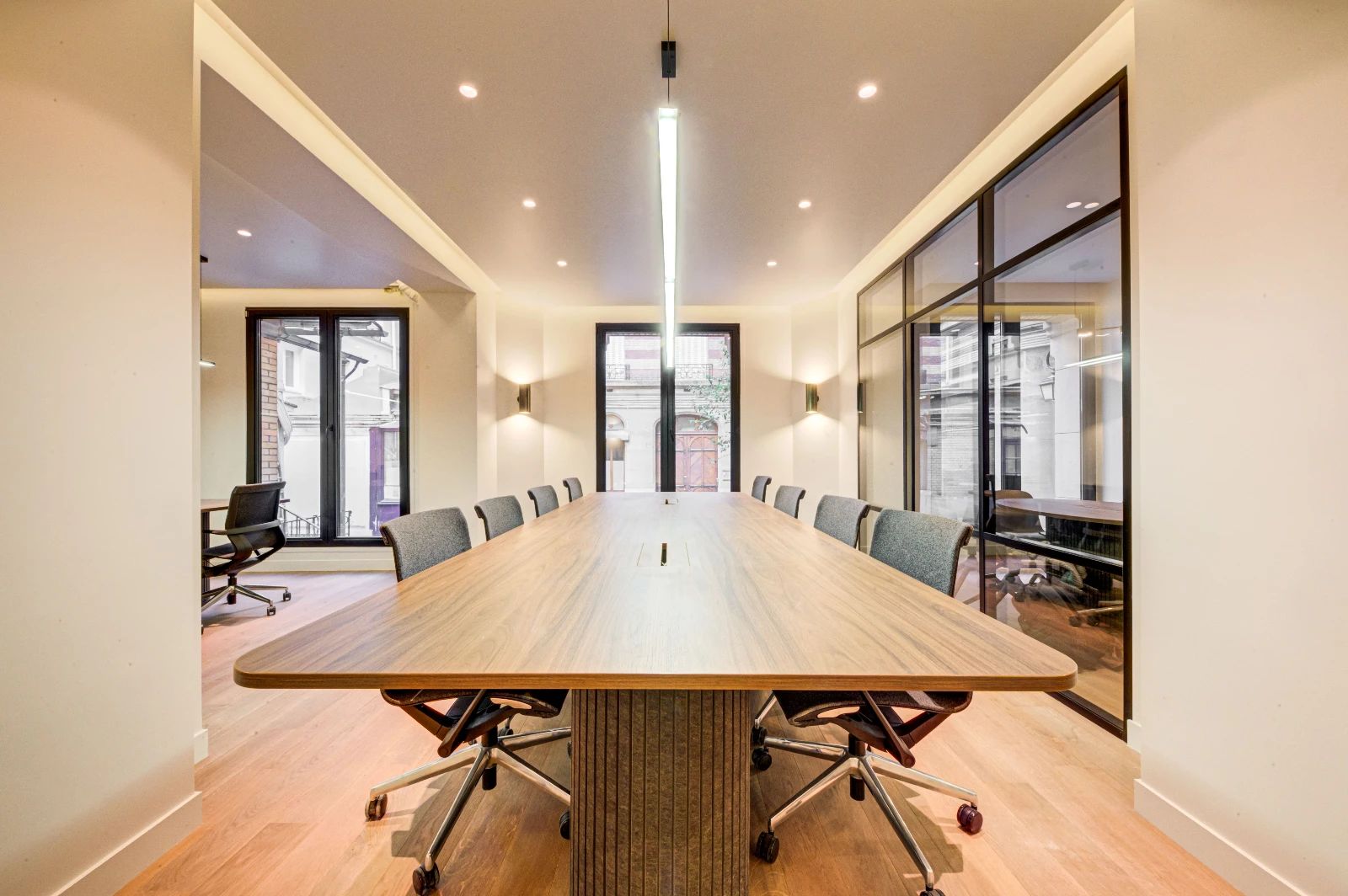 Bureau opéré · 24 postes · rue Oberkampf, Paris 11e — photo 13/22
