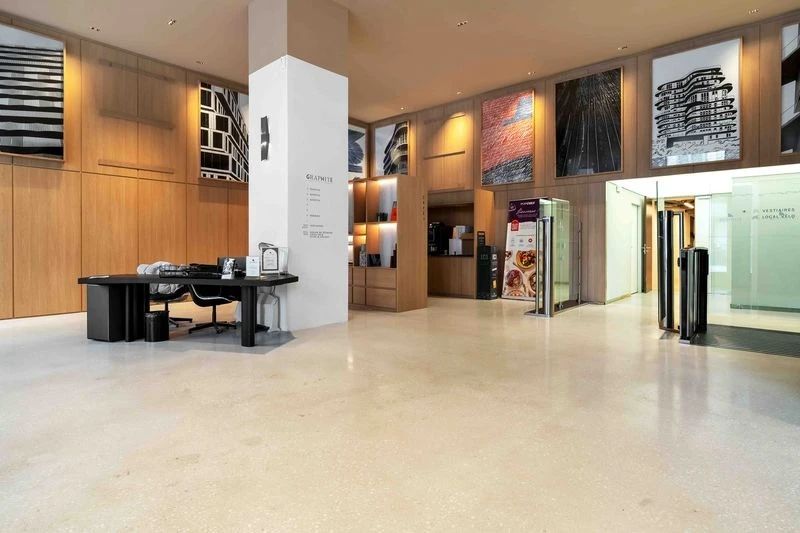 Bureau opéré · 25 à 30 postes · place Françoise Dorin, Paris 17e — photo 8/12