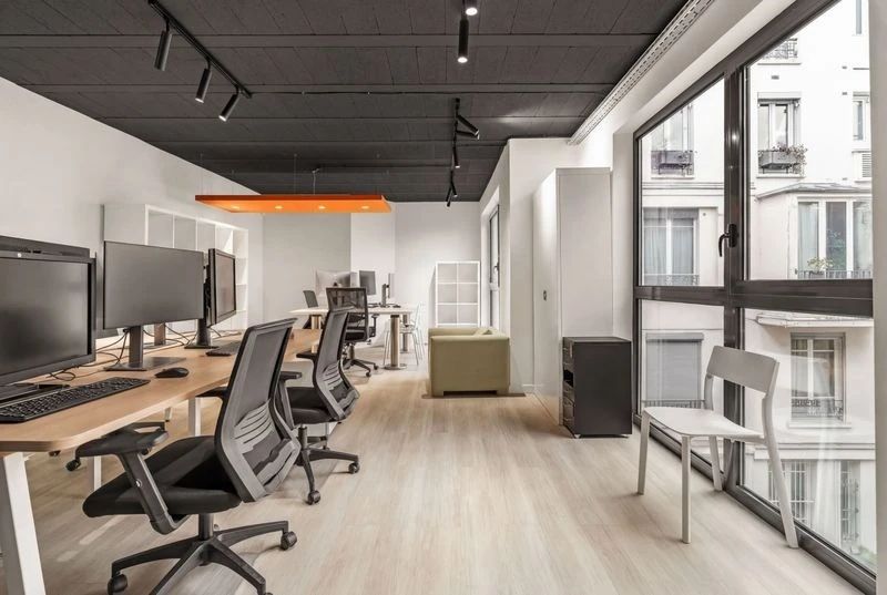 Bureau opéré · 15 à 22 postes · rue de la Pierre Levée, Paris 11e — photo 2/10