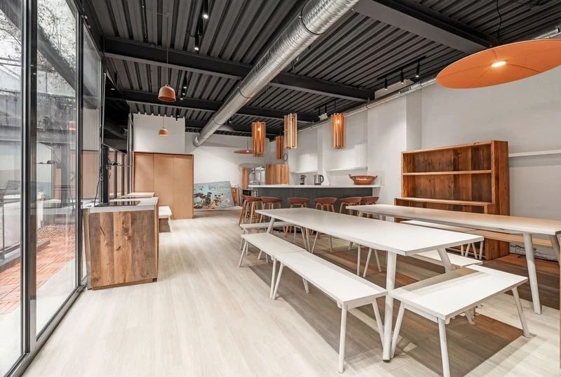 Bureau opéré · 15 à 22 postes · rue de la Pierre Levée, Paris 11e — photo 6/10