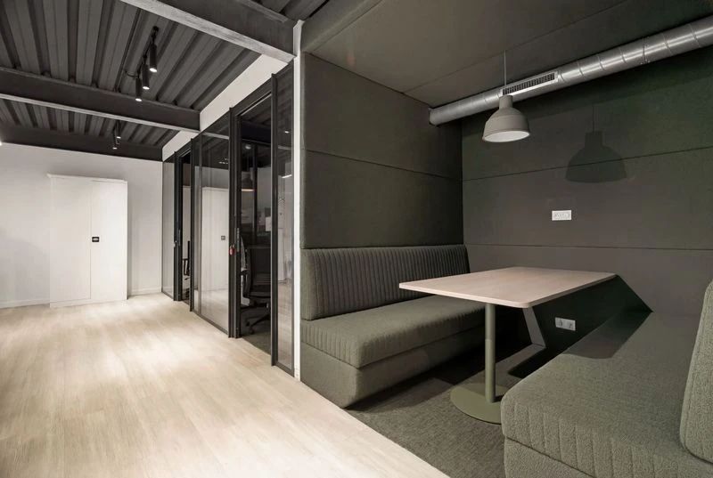 Bureau opéré · 15 à 22 postes · rue de la Pierre Levée, Paris 11e — photo 9/10