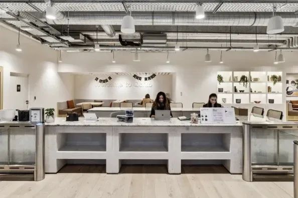 Coworking · 1 poste · rue de Navarin, Paris 9e — photo 3/9