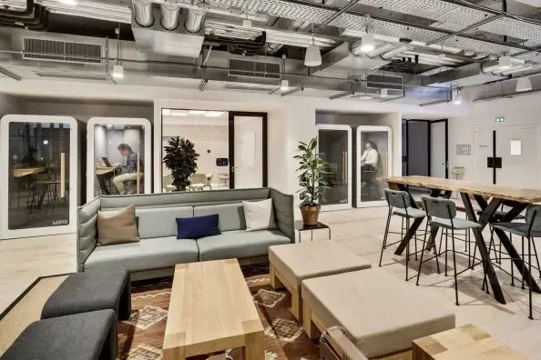 Coworking · 1 poste · rue de Navarin, Paris 9e — photo 8/9