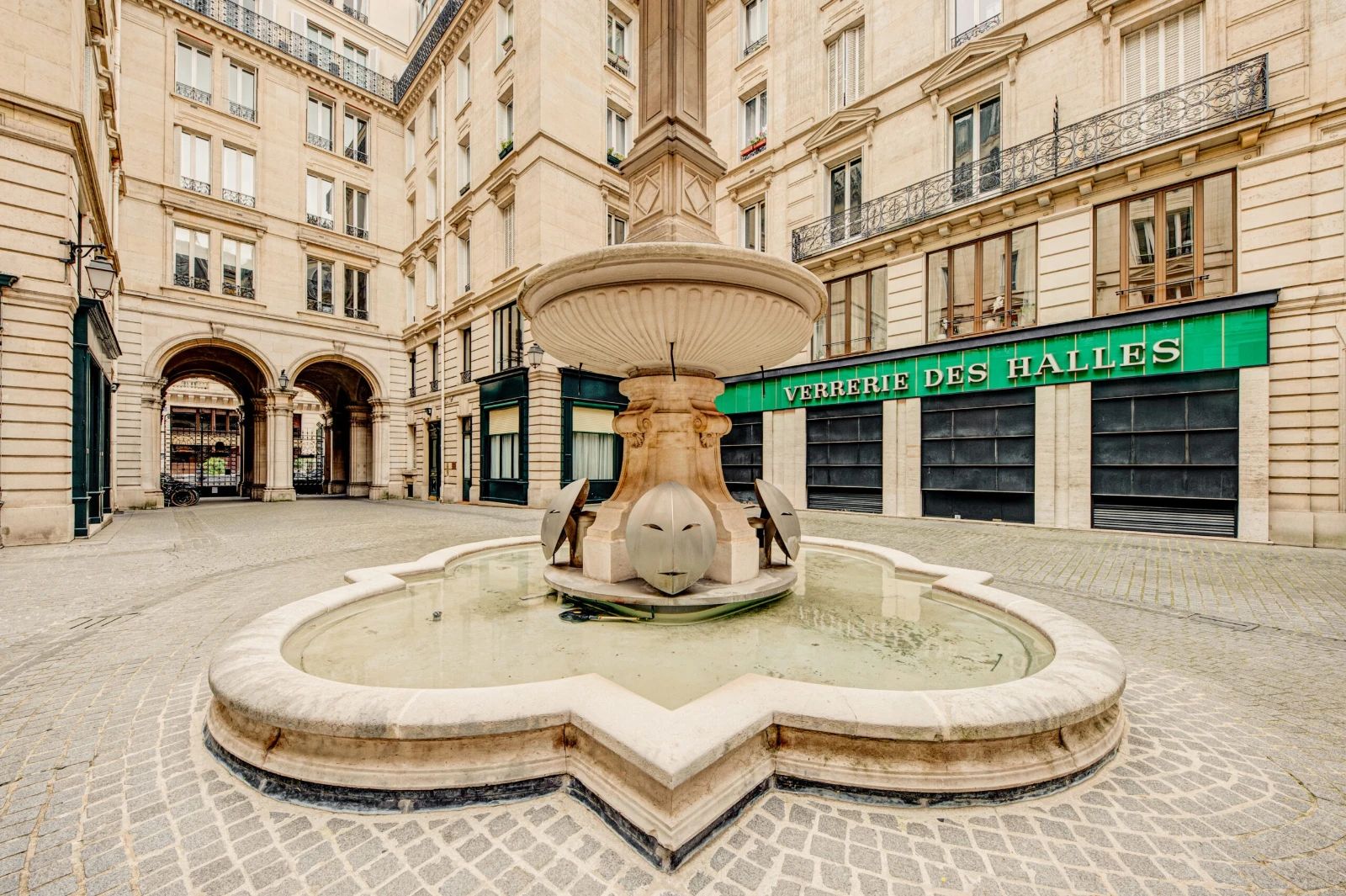 Bureau opéré · 24 à 28 postes · rue du Louvre, Paris 1er — photo 4/4
