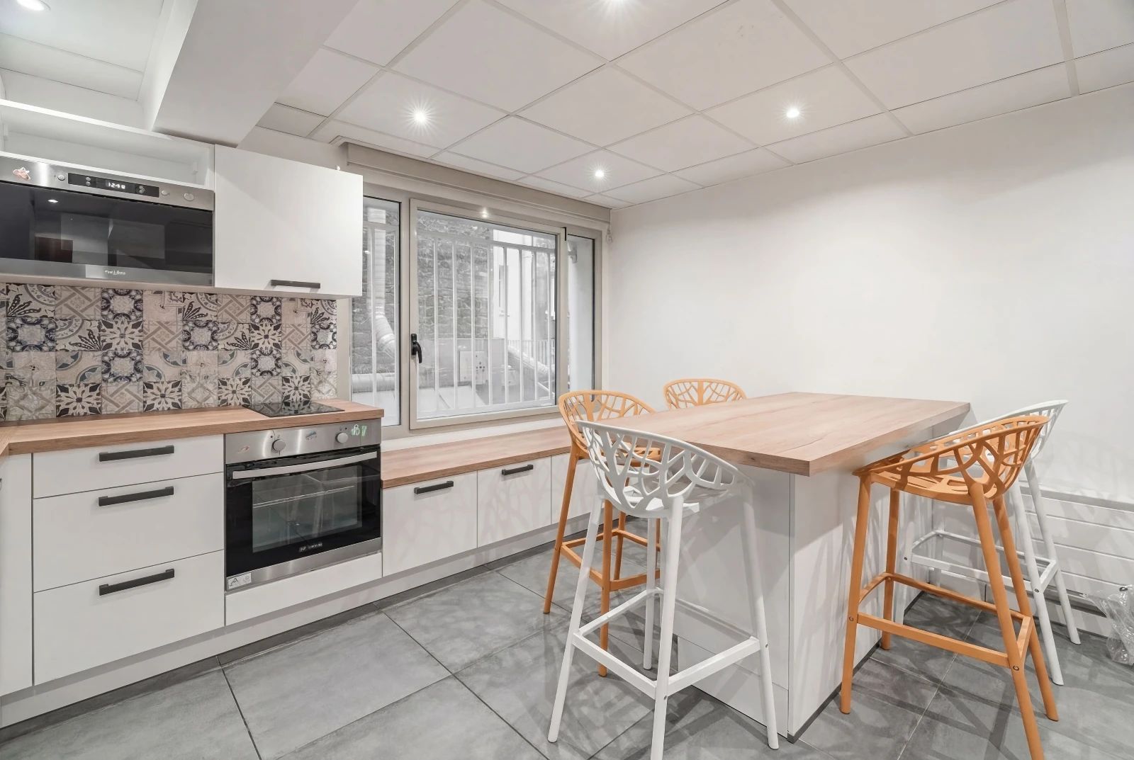 Bureau opéré · 8 à 10 postes · rue Saint-Charles, Paris 15e — photo 2/6