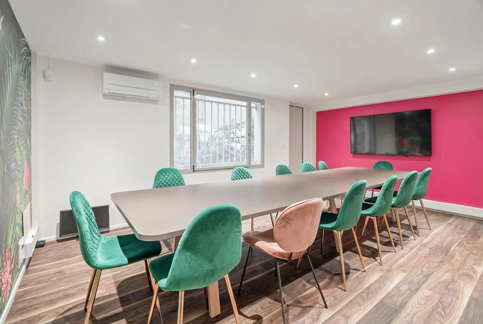 Bureau opéré · 8 à 10 postes · rue Saint-Charles, Paris 15e — photo 3/6
