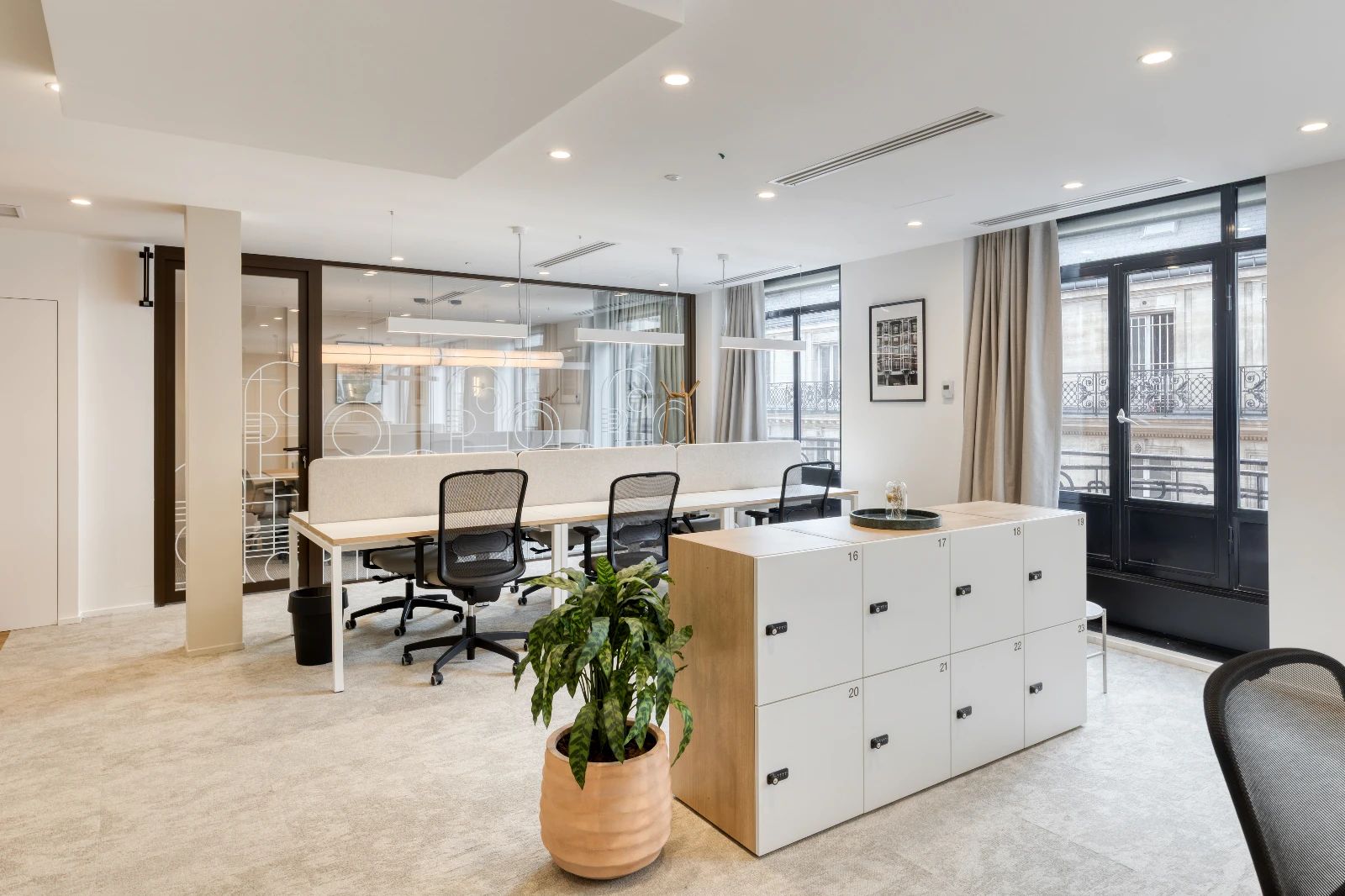 Bureau opéré · 35 à 40 postes · rue de Provence, Paris 8e — photo 9/18