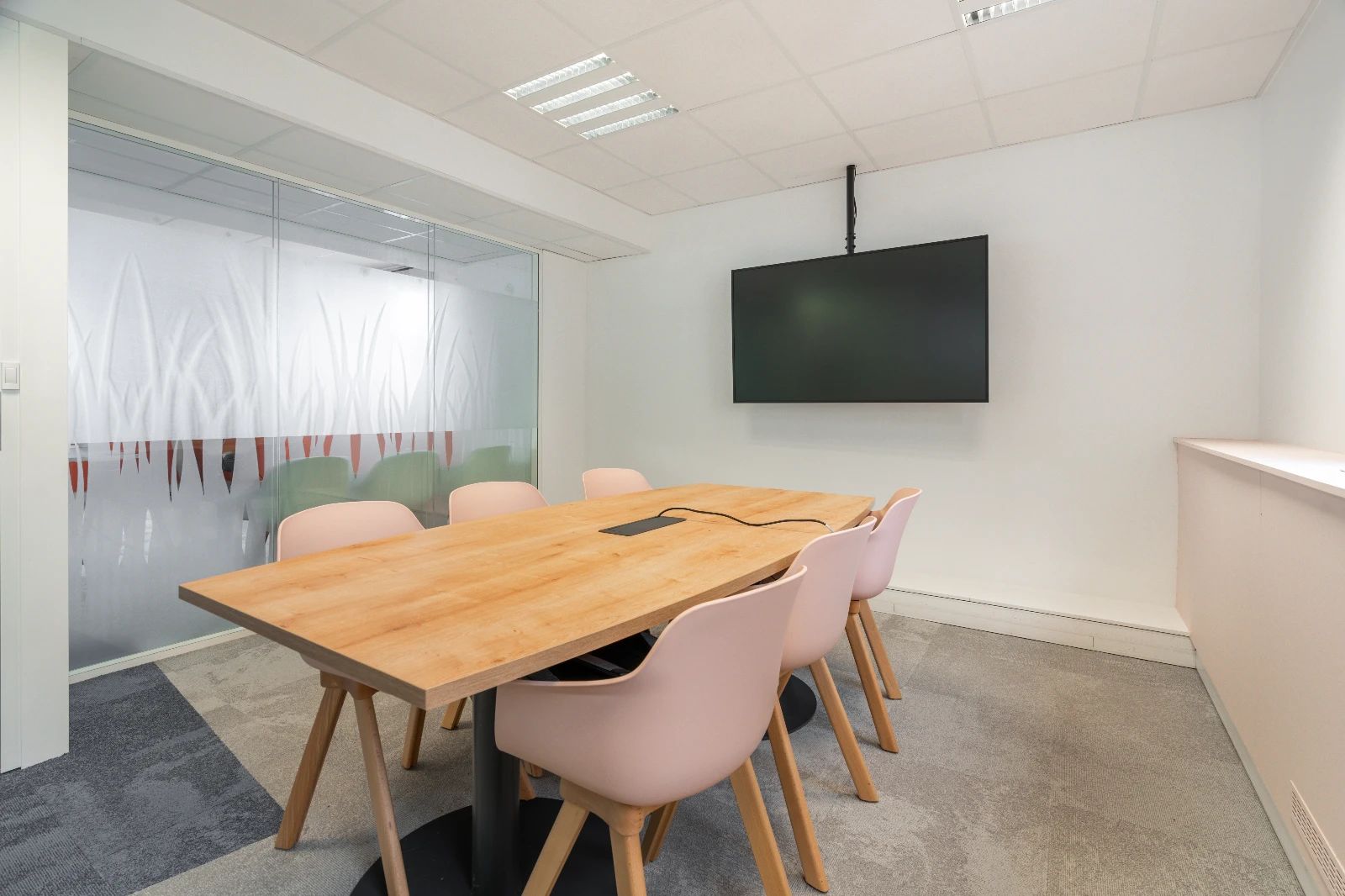 Bureau opéré · 15 à 22 postes · rue Jacques Dulud, Neuilly-Sur-Seine — photo 8/20