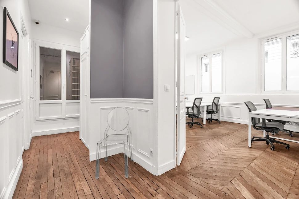 Bureau opéré · 15 à 20 postes · rue de Magdebourg, Paris 16e — photo 6/8