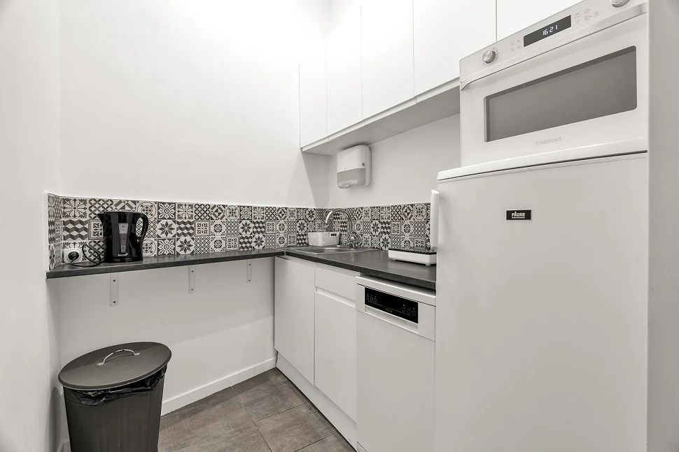 Bureau opéré · 15 à 20 postes · rue de Magdebourg, Paris 16e — photo 7/8