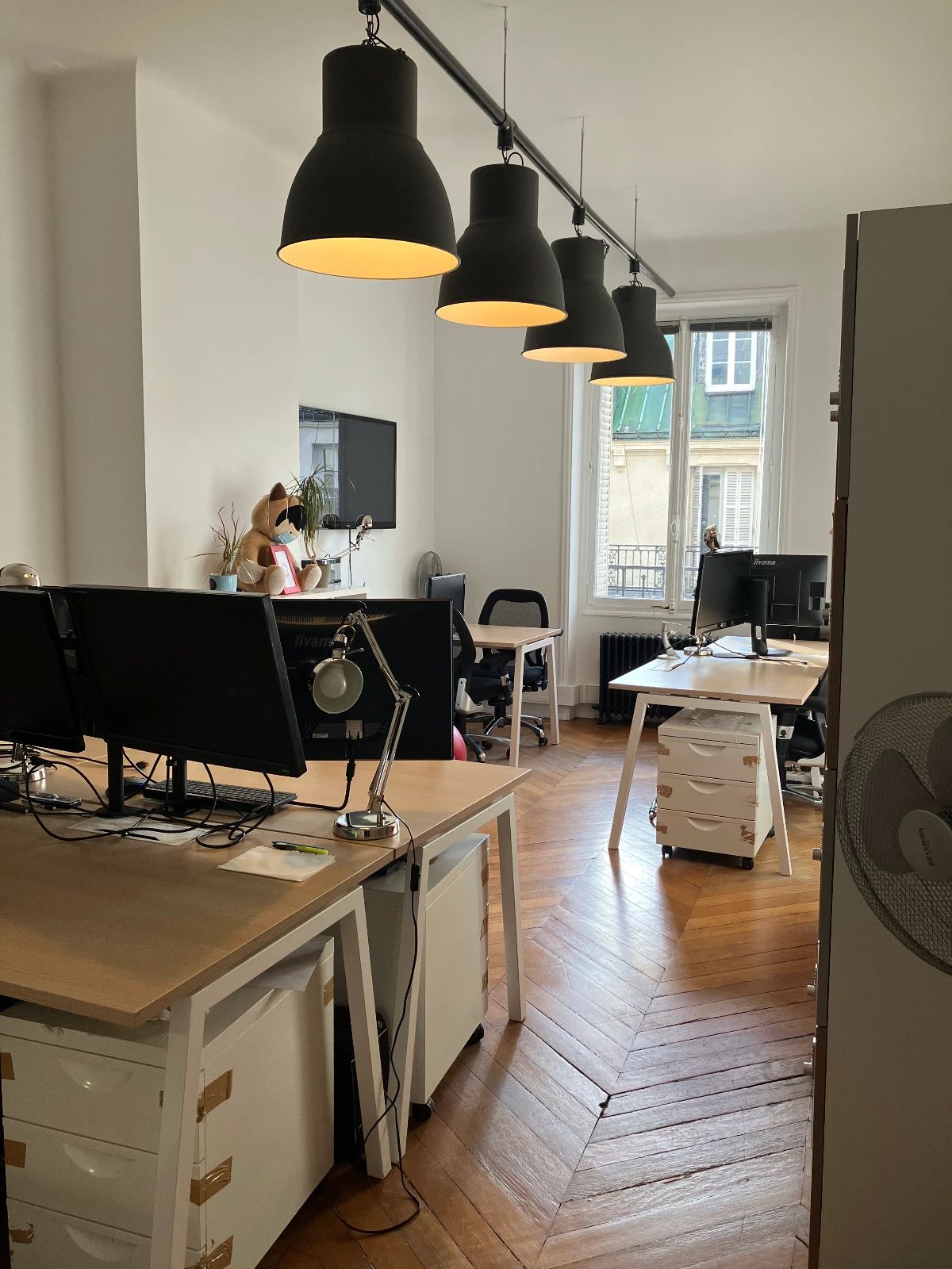 Bureau opéré · 8 à 10 postes · rue du Faubourg Poissonnière, Paris 10e — photo 4/7