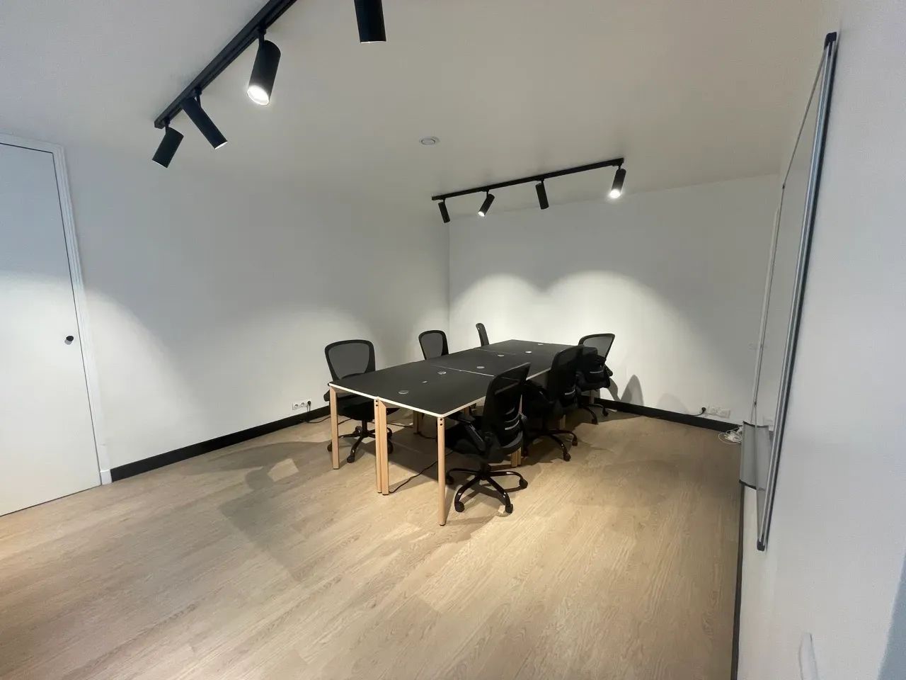 Bureau opéré · 1 à 16 postes · boulevard du Temple, Paris 3e — photo 5/7