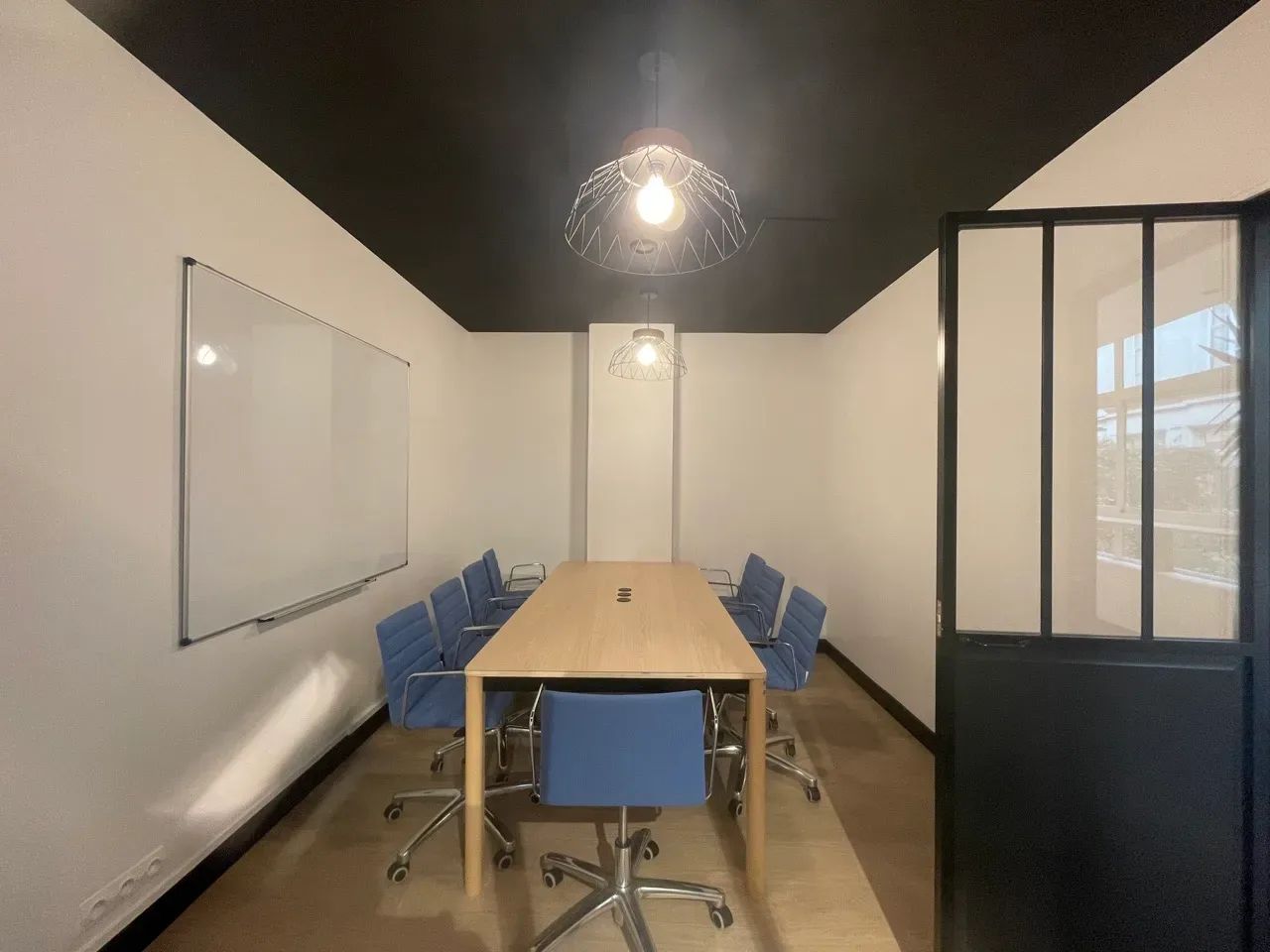 Bureau opéré · 1 à 16 postes · boulevard du Temple, Paris 3e — photo 6/7