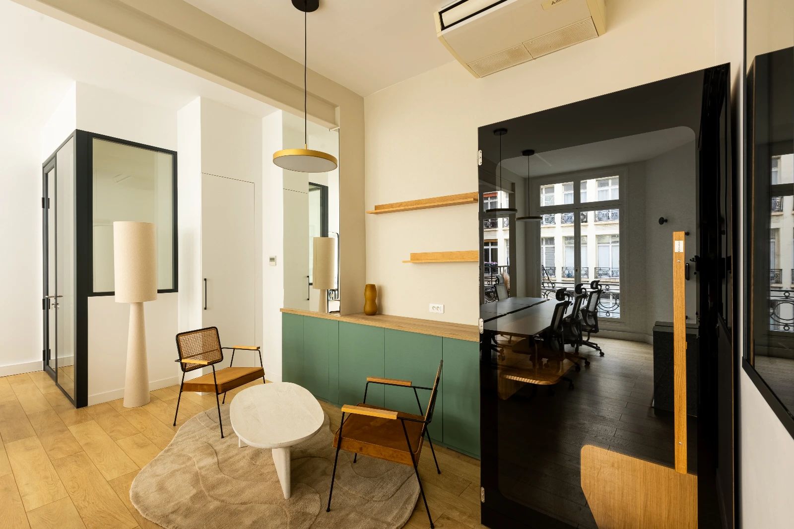 Bureau opéré · 12 postes · avenue des Champs-Élysées, Paris 8e — photo 5/8