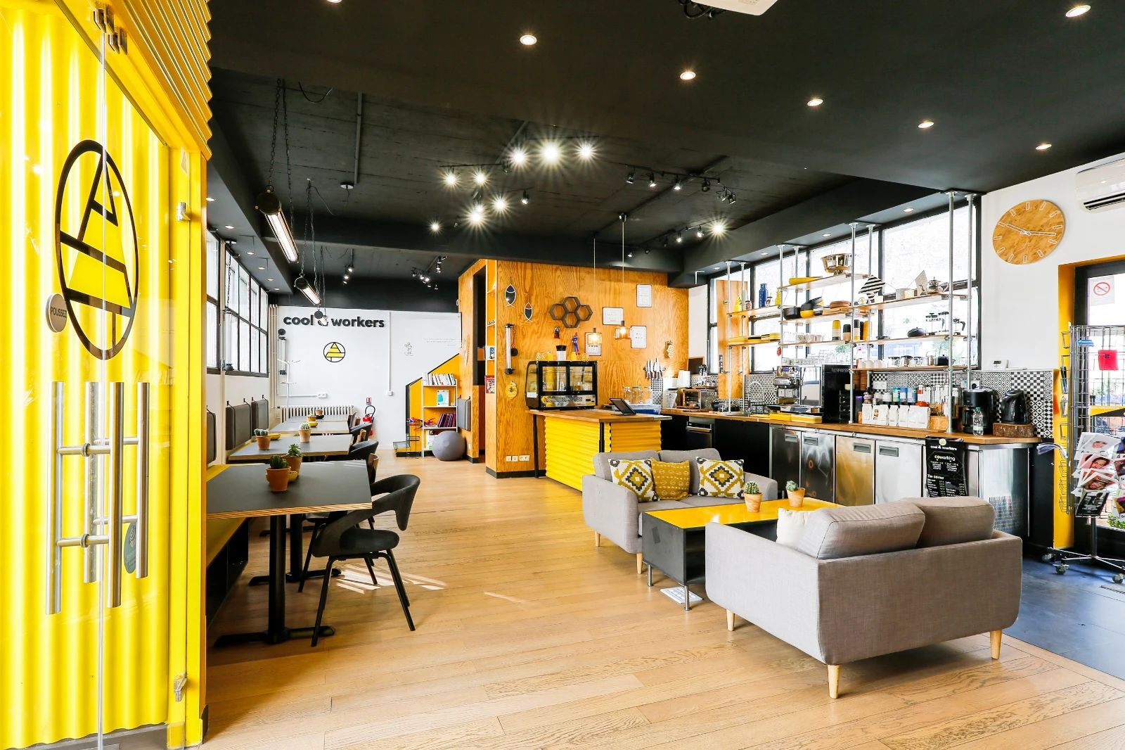 Coworking · 50 postes · rue du Dahomey, Paris 11e — photo 5/14