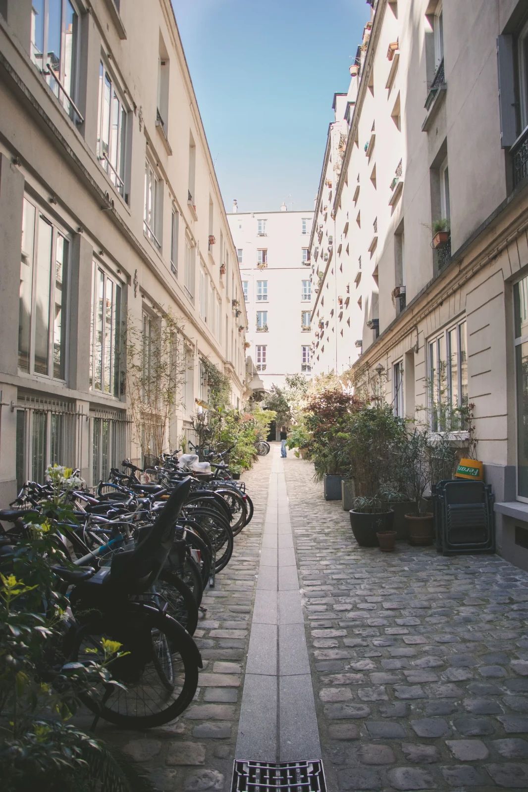 Bureau opéré · 10 à 13 postes · rue du Faubourg Saint-Denis, Paris 10e — photo 8/9