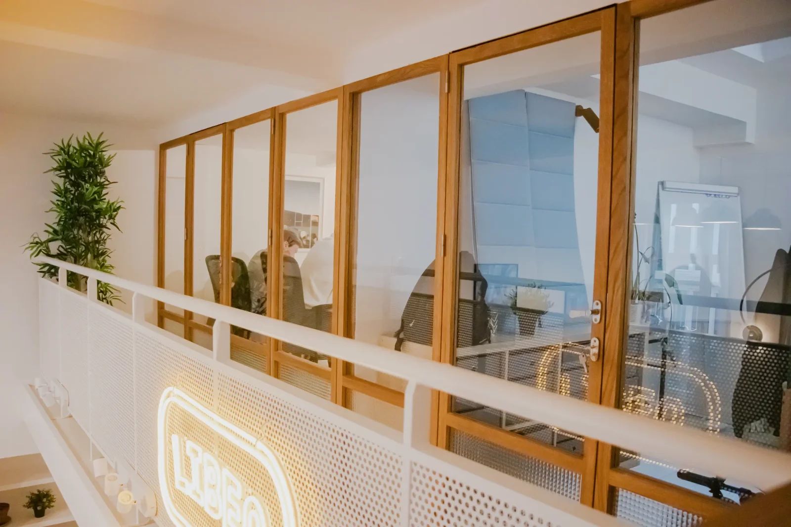 Bureau opéré · 10 à 13 postes · rue du Faubourg Saint-Denis, Paris 10e — photo 9/9